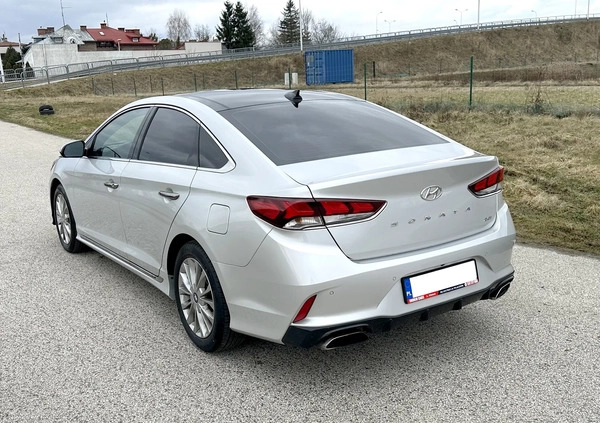 Hyundai Sonata cena 89999 przebieg: 75000, rok produkcji 2018 z Skwierzyna małe 79